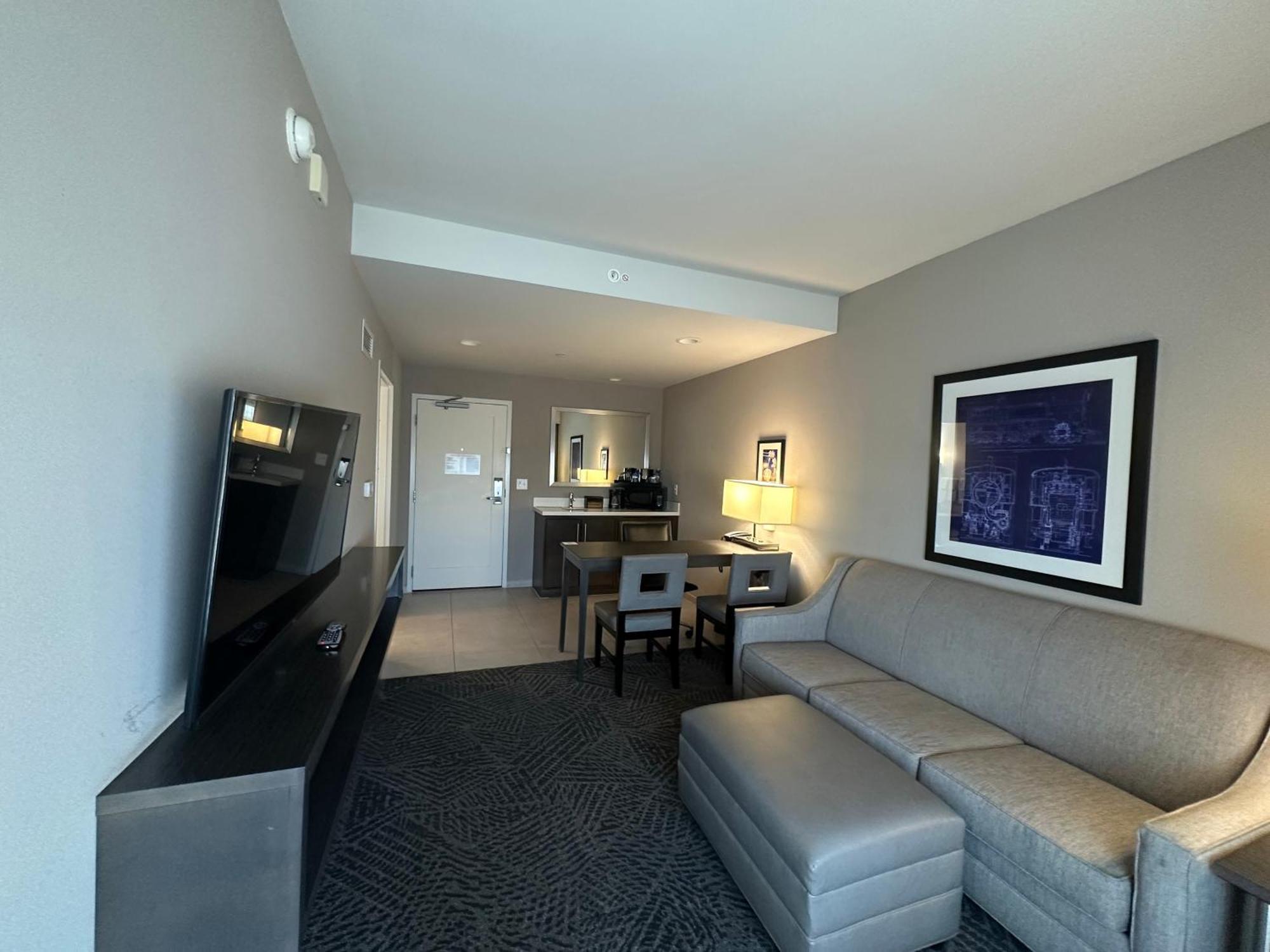 Embassy Suites By Hilton Kansas City Olathe Exterior foto